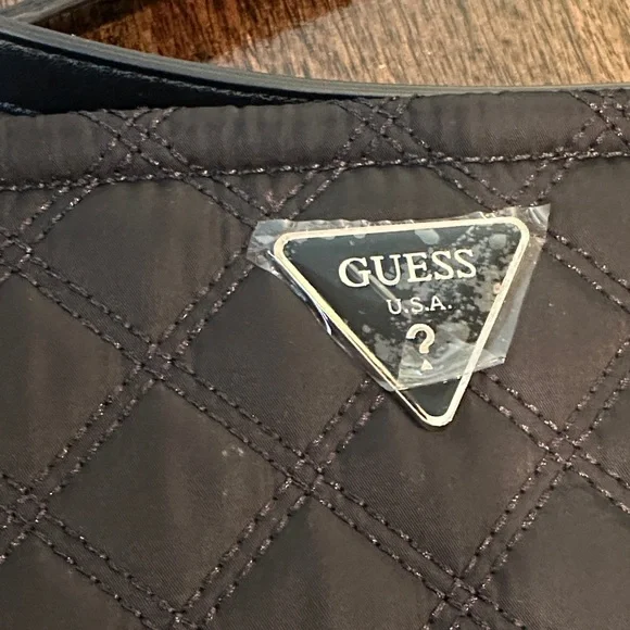 NEW & UNUSED Guess Quilted Black Shoulder Bag - Picture 3 of 9
